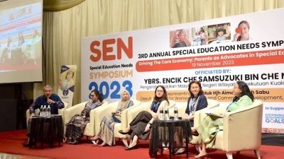 Fostering Autonomous Social Dignity